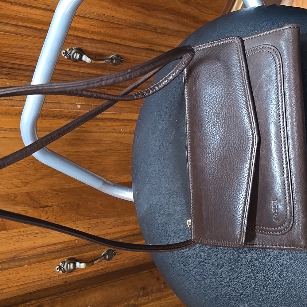 Fossil Brown Leather Clutch with Wristlet and Elegant Design 7.75" Length X 5" W - Picture 9 of 10